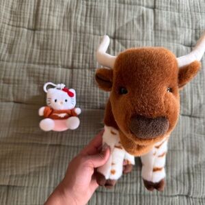 UT Austin Hello Kitty Brown Plush Keychain & Brown Plush Cow/Longhorn plushieSet